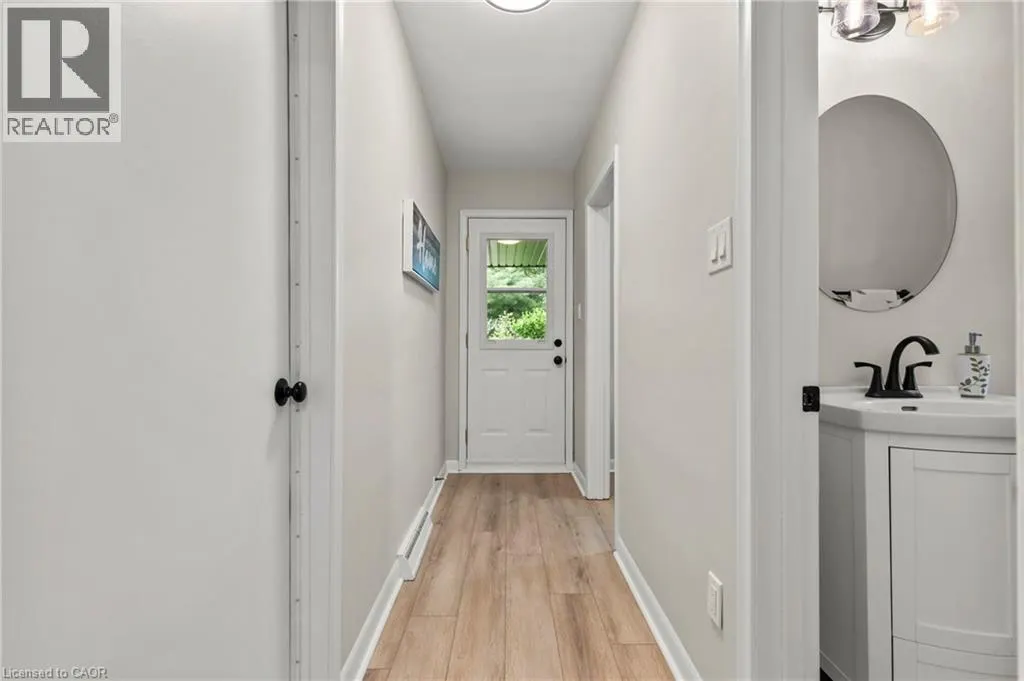27 DALEVIEW Crescent