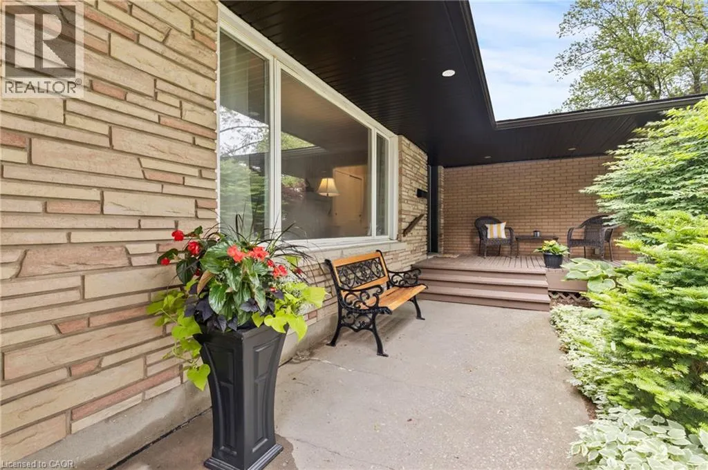27 DALEVIEW Crescent