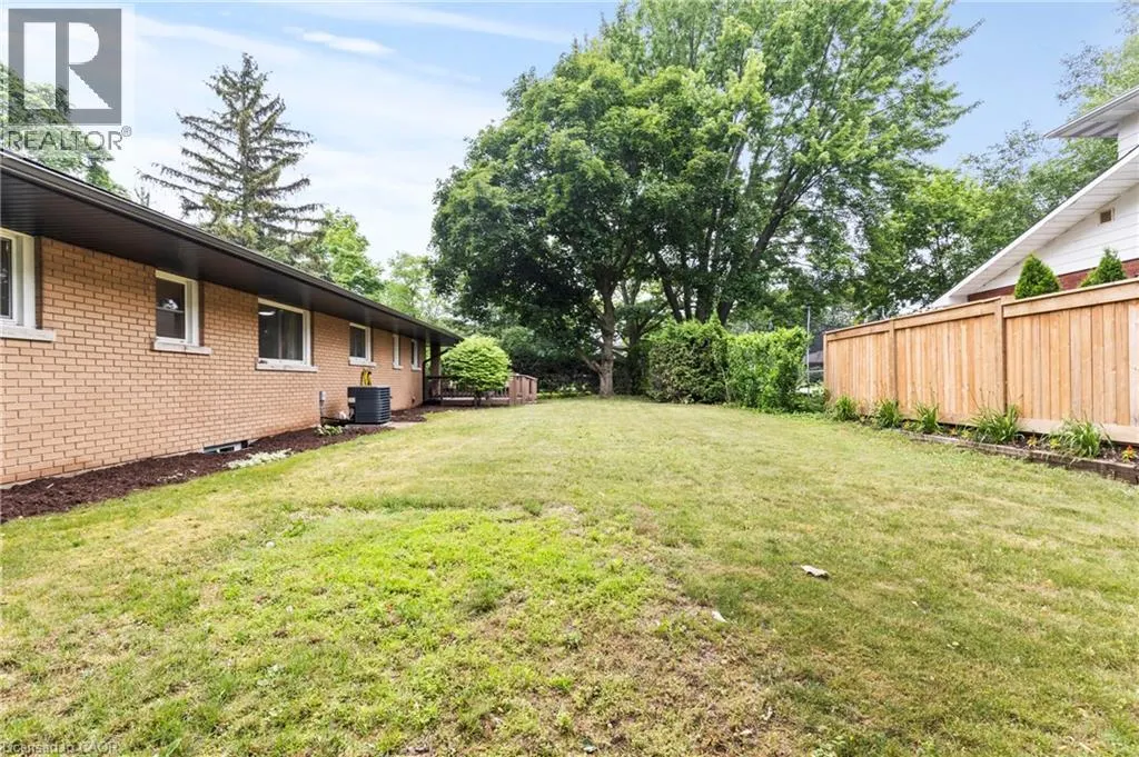 27 DALEVIEW Crescent