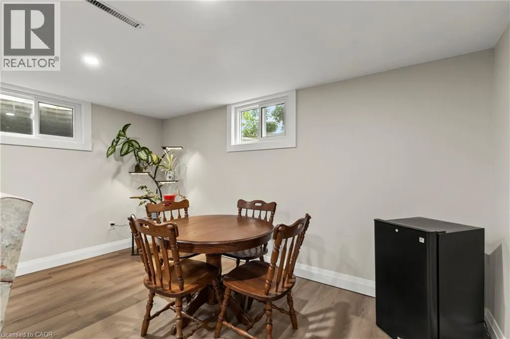 27 DALEVIEW Crescent