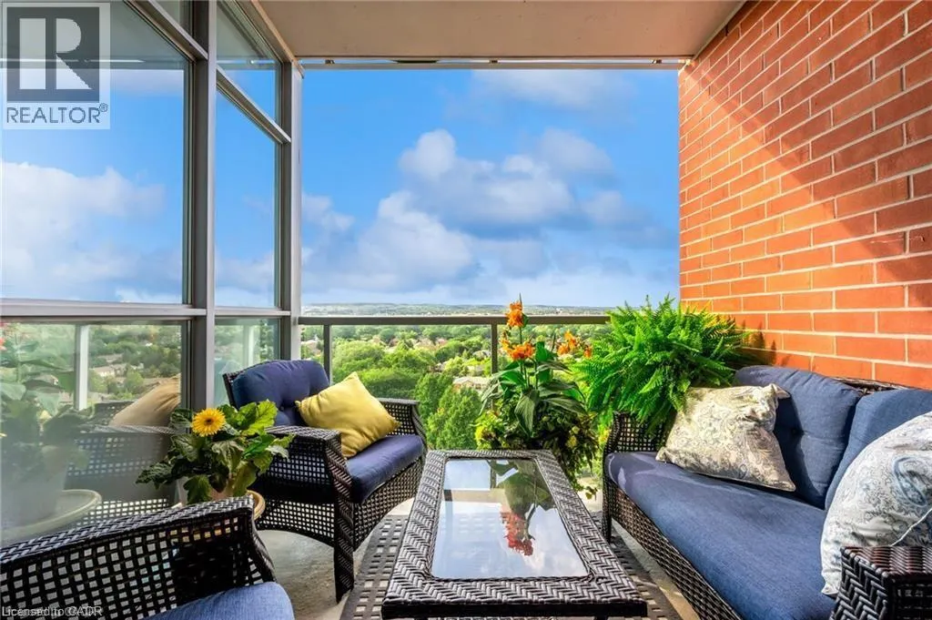 551 MAPLE Avenue Unit# 1305, #1305