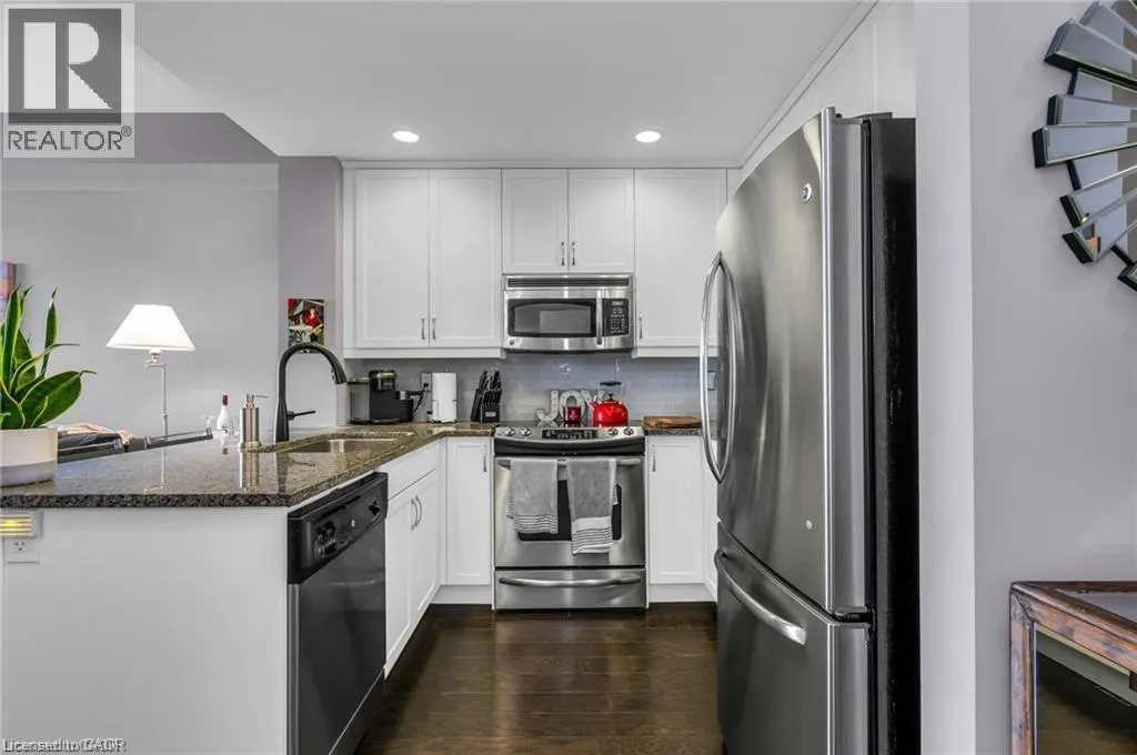 551 MAPLE Avenue Unit# 1305, #1305