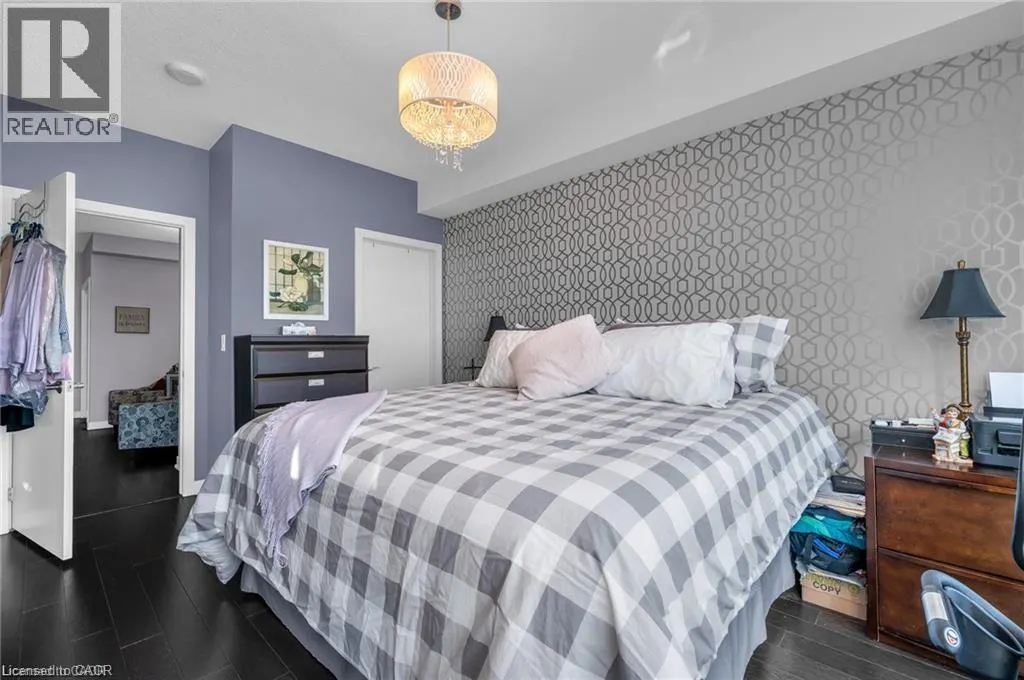 551 MAPLE Avenue Unit# 1305, #1305