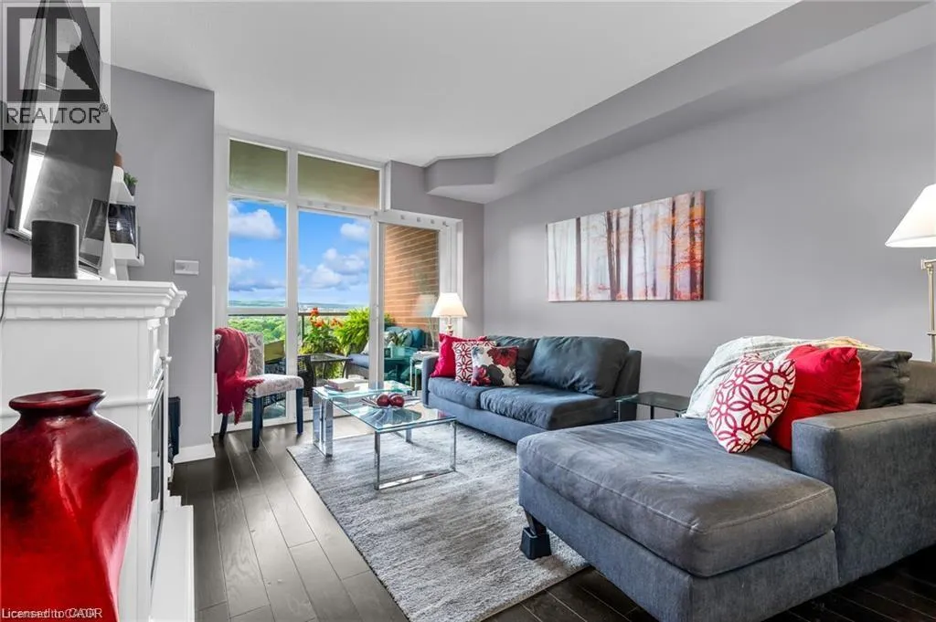 551 MAPLE Avenue Unit# 1305, #1305