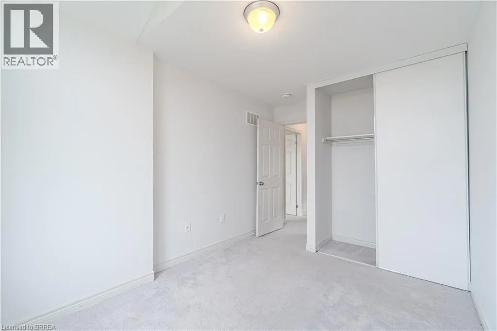 8 BARLOW Place