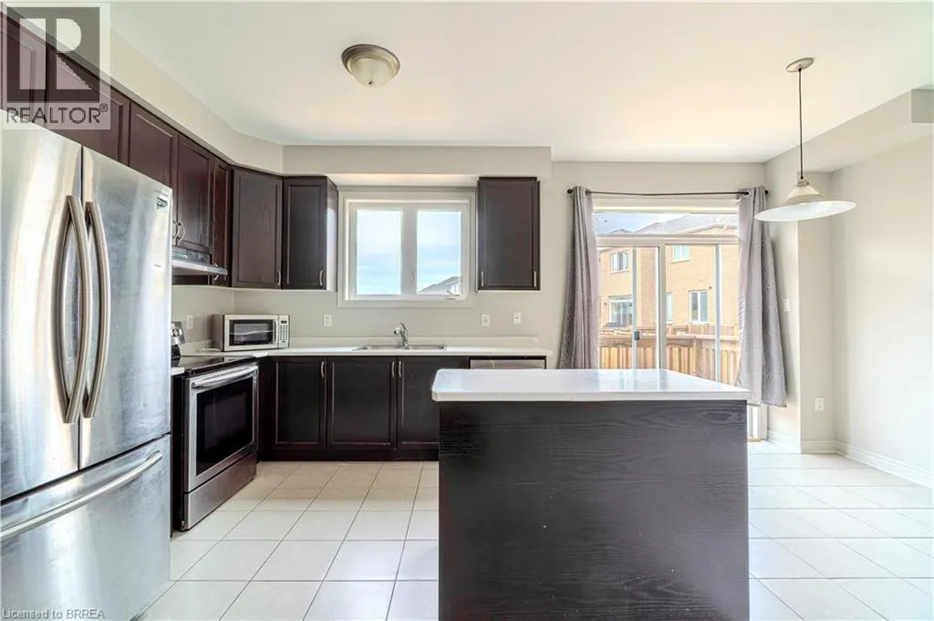 8 BARLOW Place