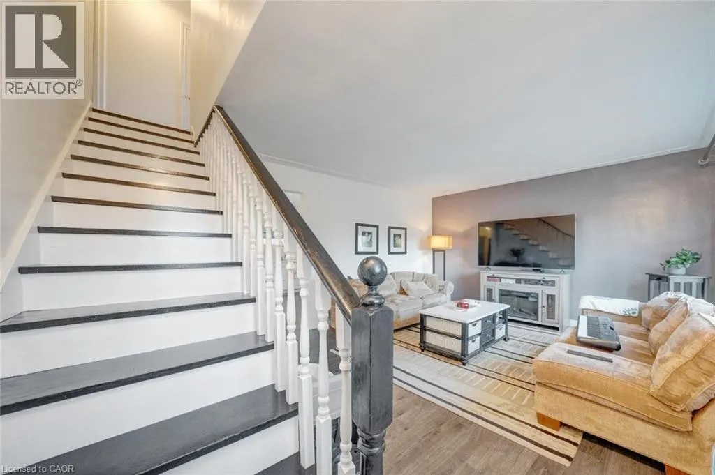 62 BRENTWOOD Drive