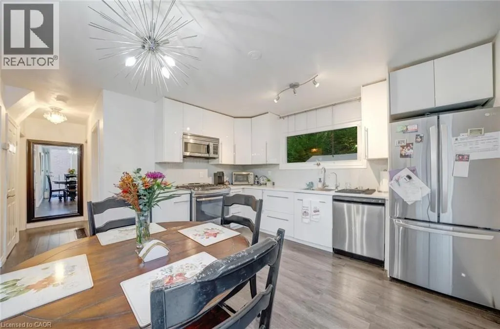 62 BRENTWOOD Drive