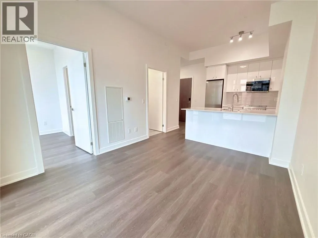 25 WELLINGTON Street S Unit# 402, #402