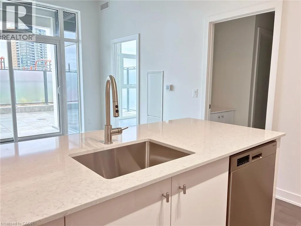 25 WELLINGTON Street S Unit# 402, #402