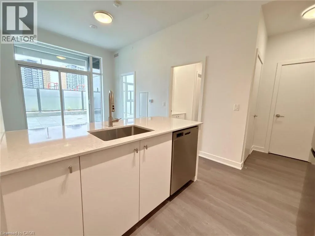 25 WELLINGTON Street S Unit# 402, #402