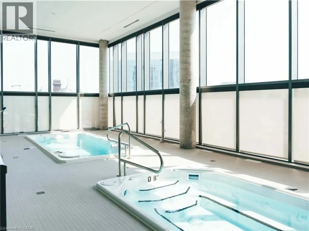 25 WELLINGTON Street S Unit# 402, #402
