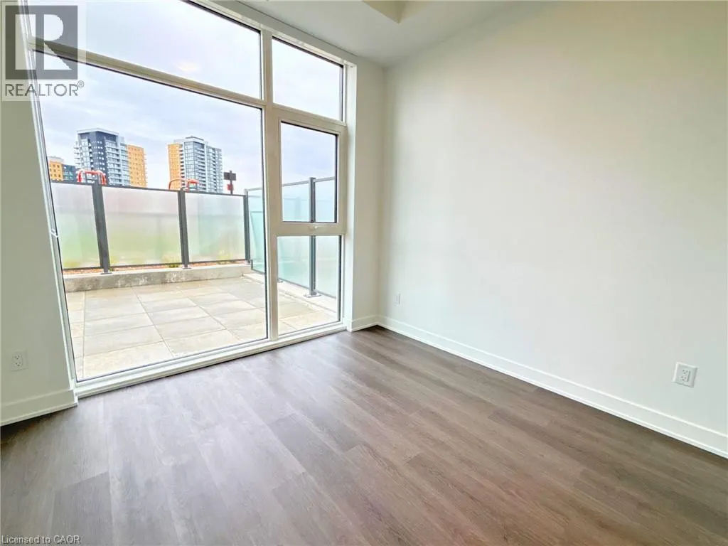 25 WELLINGTON Street S Unit# 402, #402