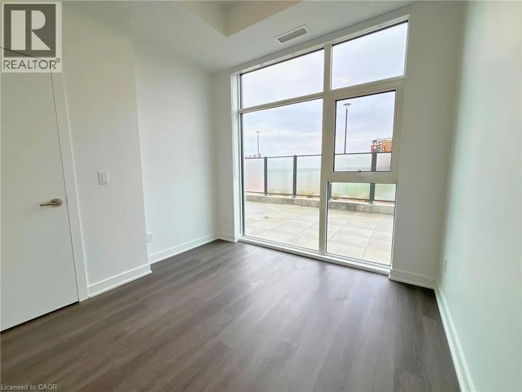 25 WELLINGTON Street S Unit# 402, #402