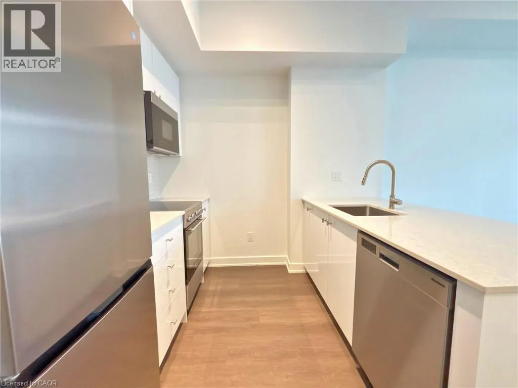 25 WELLINGTON Street S Unit# 402, #402