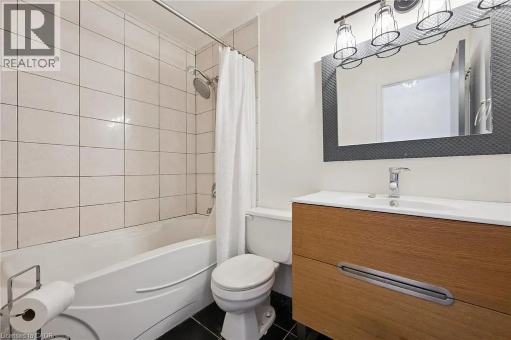 200 WOOLWICH Street Unit# 202, #202