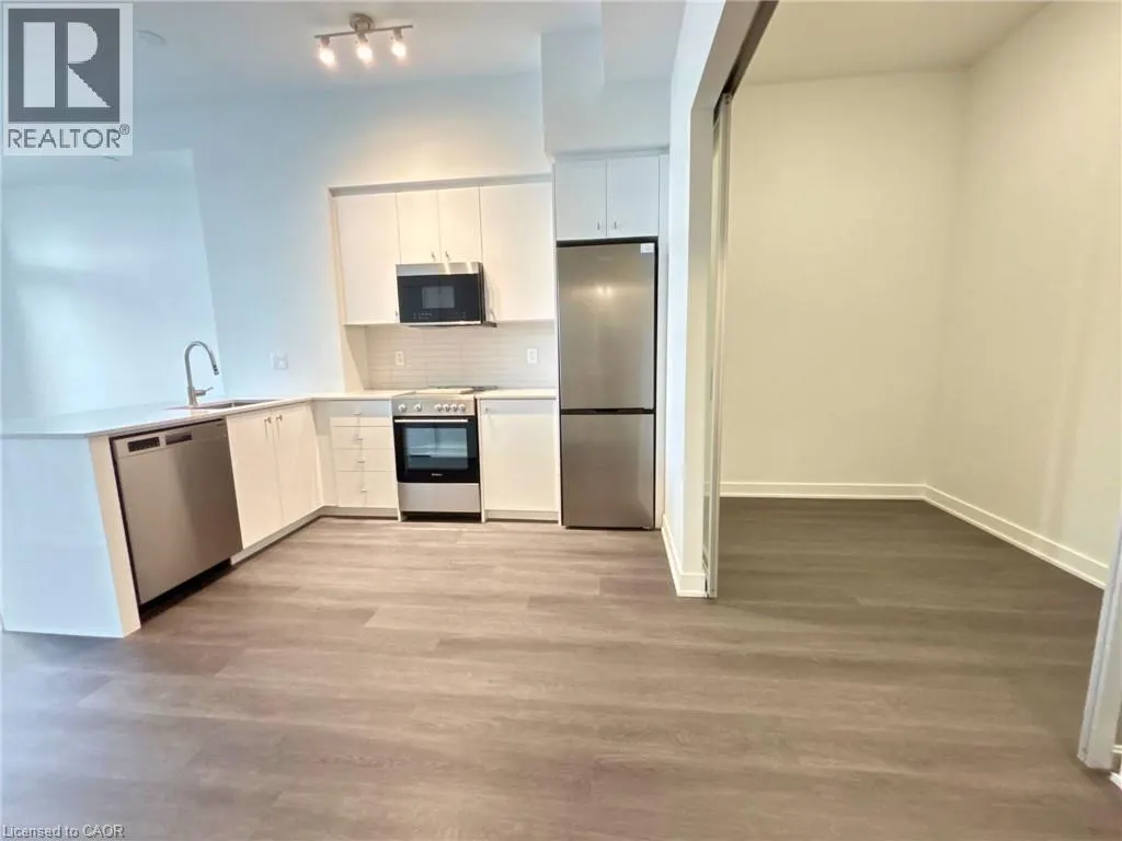 25 WELLINGTON Street S Unit# 414, #414