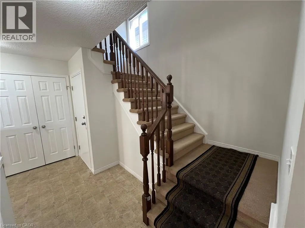 14 IRON GATE Street Unit# UPPER, #UPPER