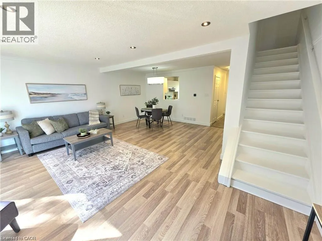 26 POPLAR Drive Unit# 5, #5