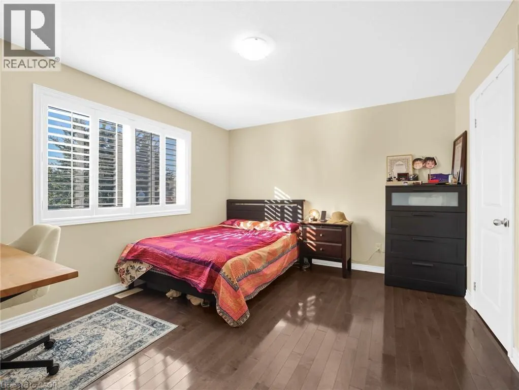 4 ST ANTHONY Place