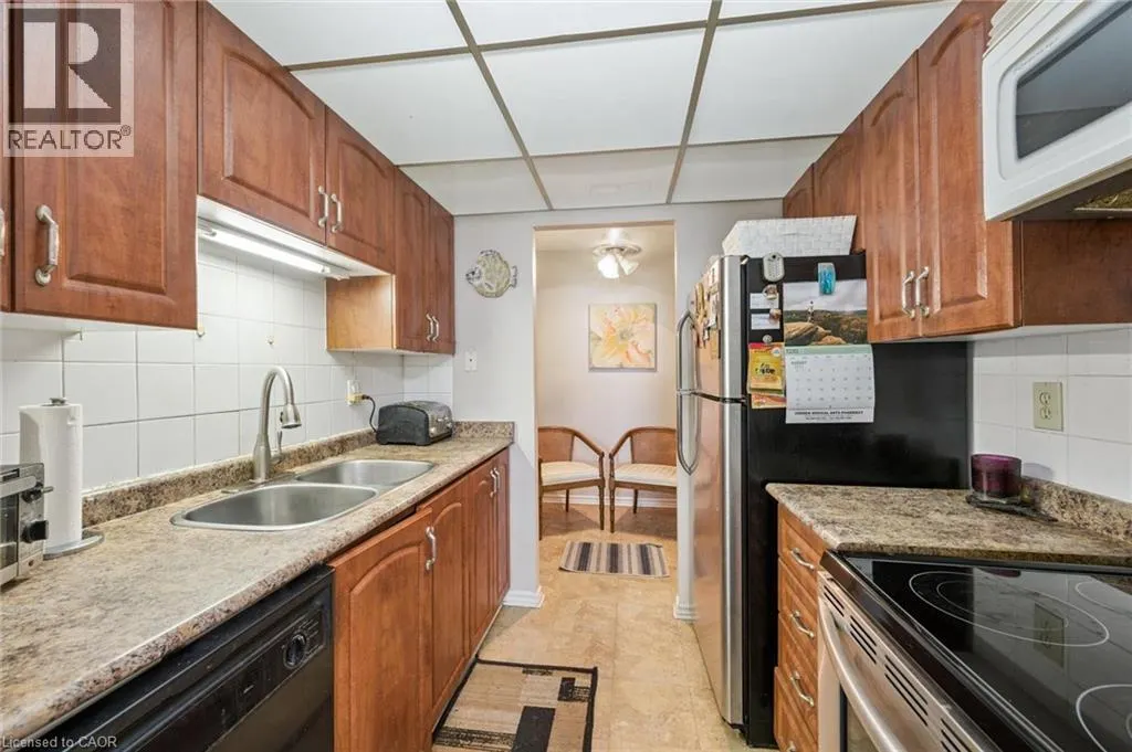 4 LISA Street Unit# 707, #707