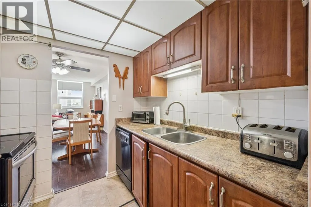 4 LISA Street Unit# 707, #707