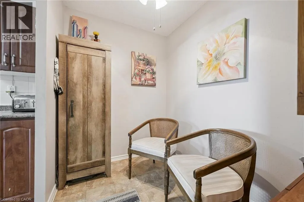 4 LISA Street Unit# 707, #707