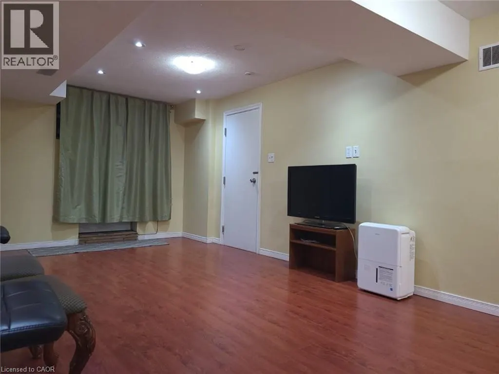 12 PEER Drive Unit# Basement, #Basement