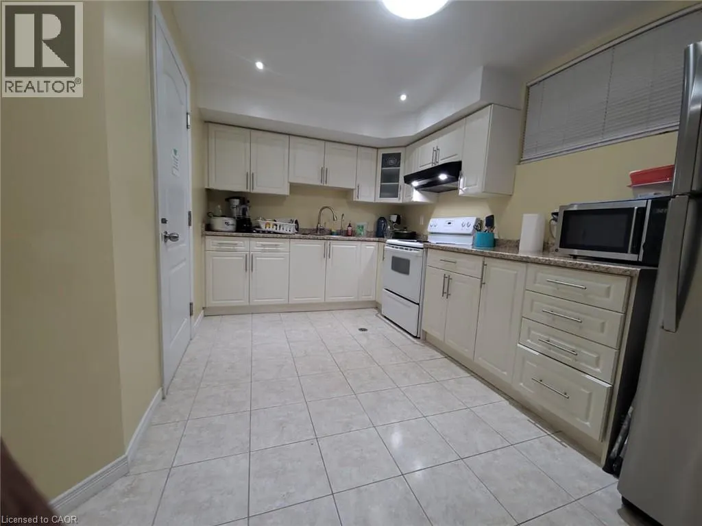 12 PEER Drive Unit# Basement, #Basement