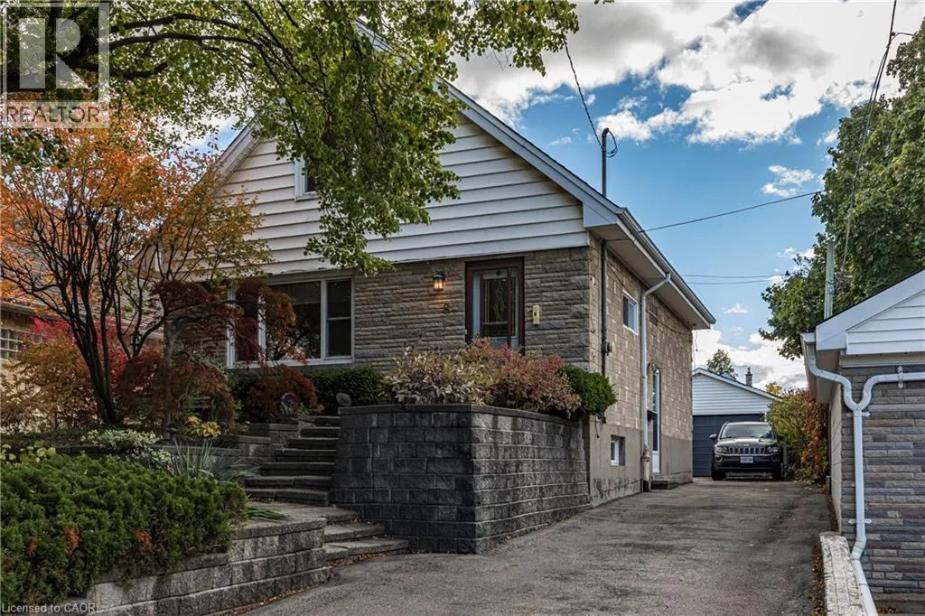 8 SYLVIA Crescent