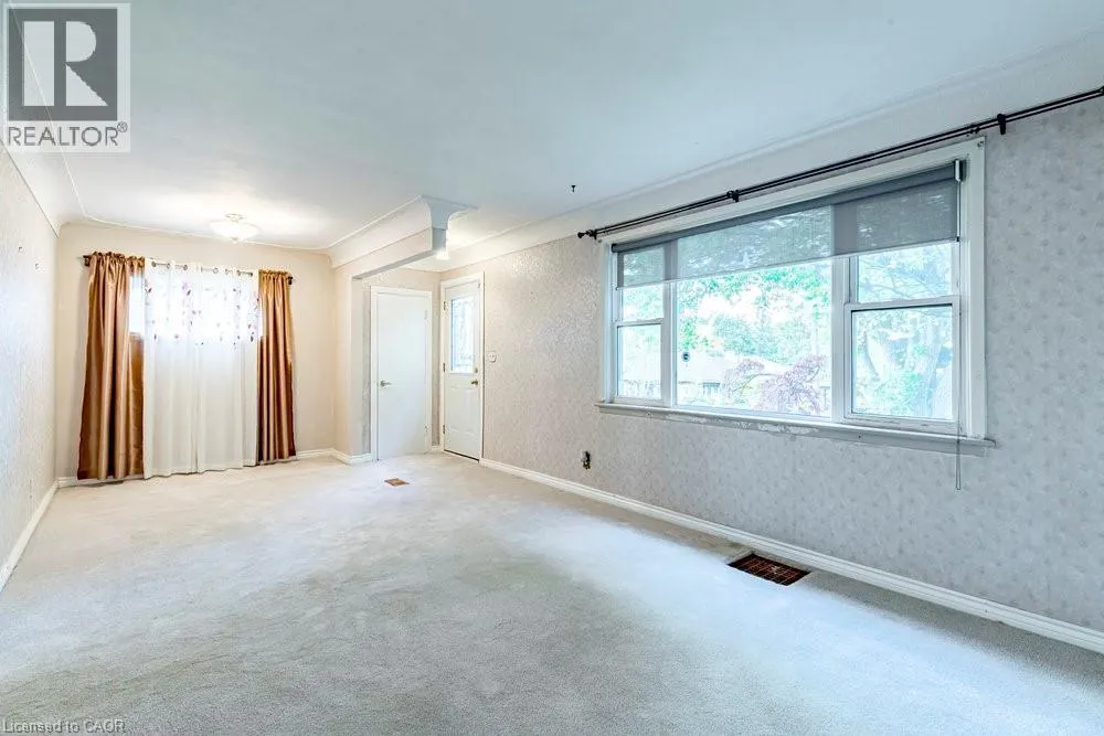 8 SYLVIA Crescent