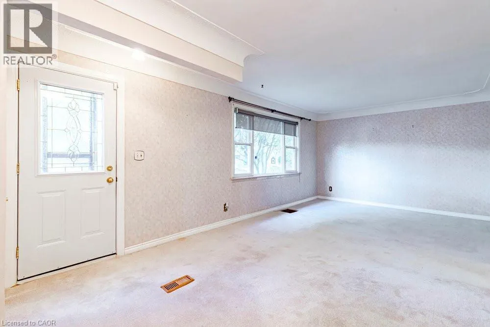 8 SYLVIA Crescent