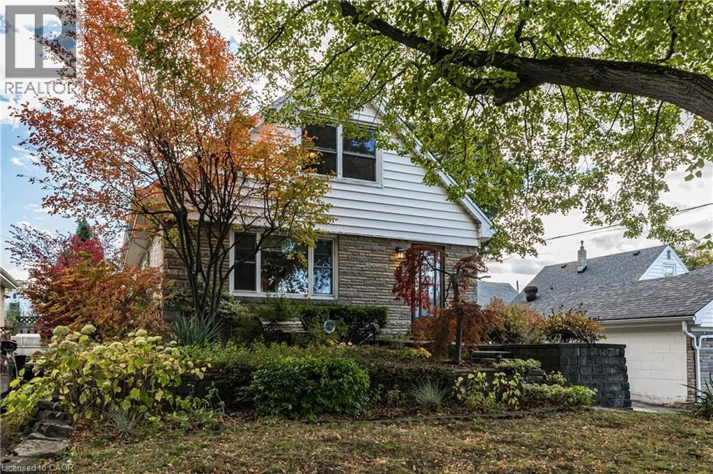 8 SYLVIA Crescent