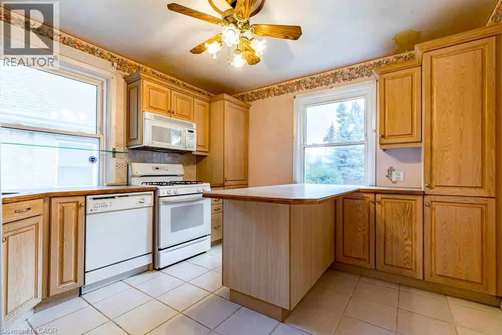 8 SYLVIA Crescent