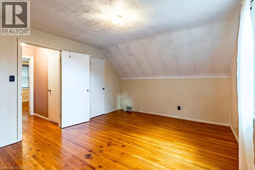 8 SYLVIA Crescent