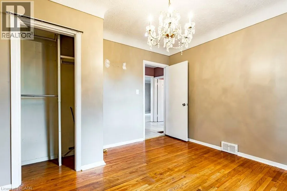 8 SYLVIA Crescent