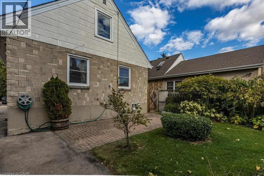 8 SYLVIA Crescent