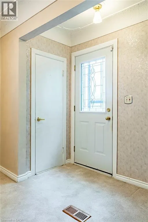 8 SYLVIA Crescent