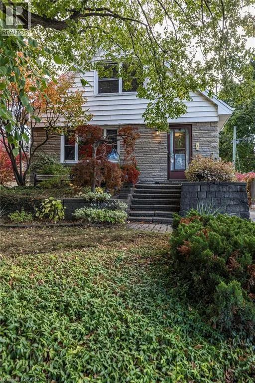 8 SYLVIA Crescent