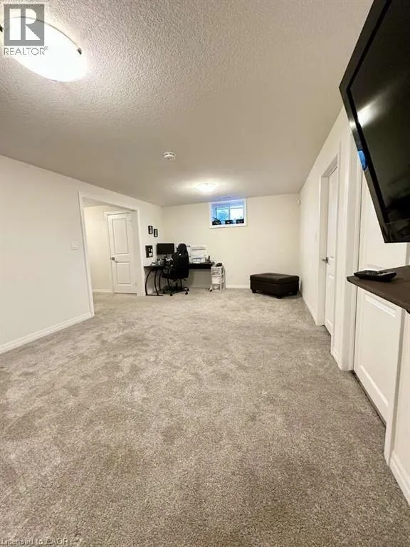 30 LIVINGSTON Drive