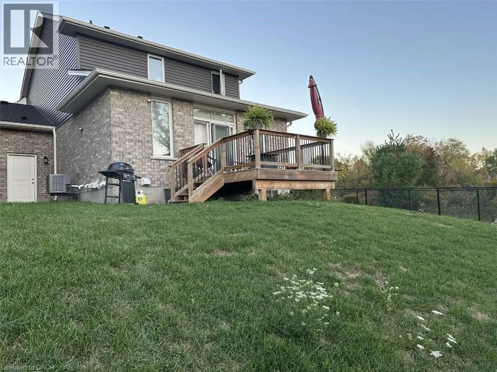30 LIVINGSTON Drive