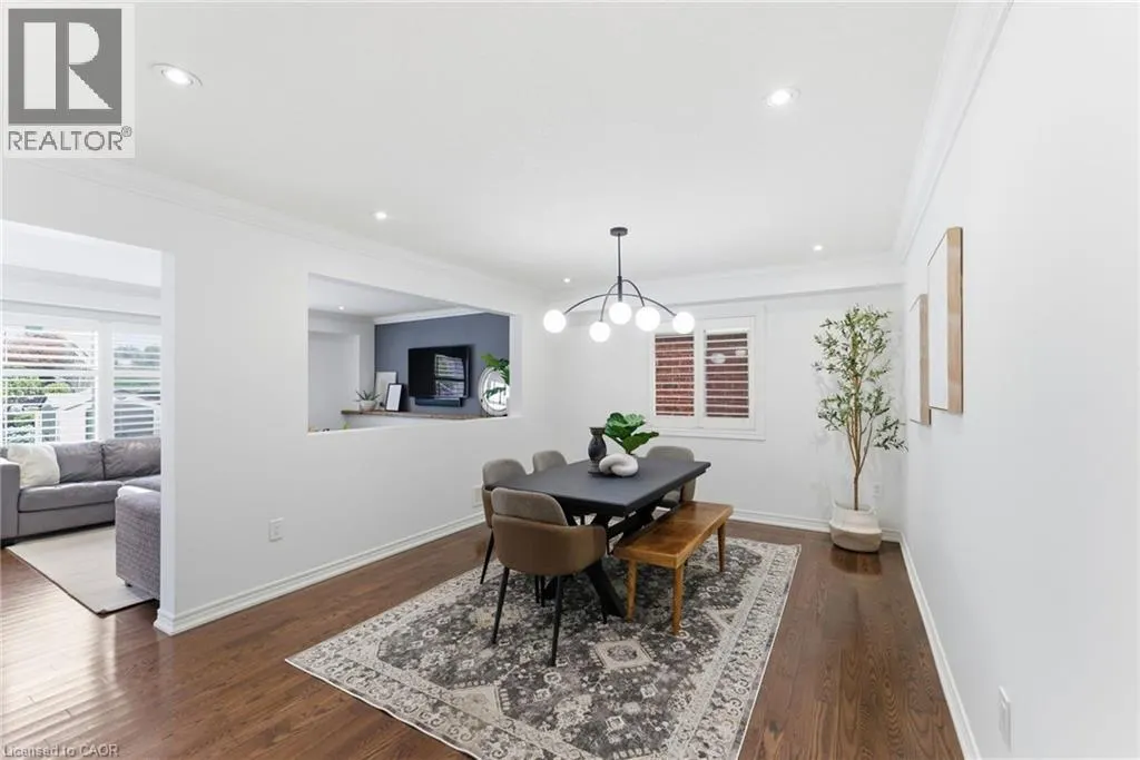 198 SPRINGVALLEY Crescent