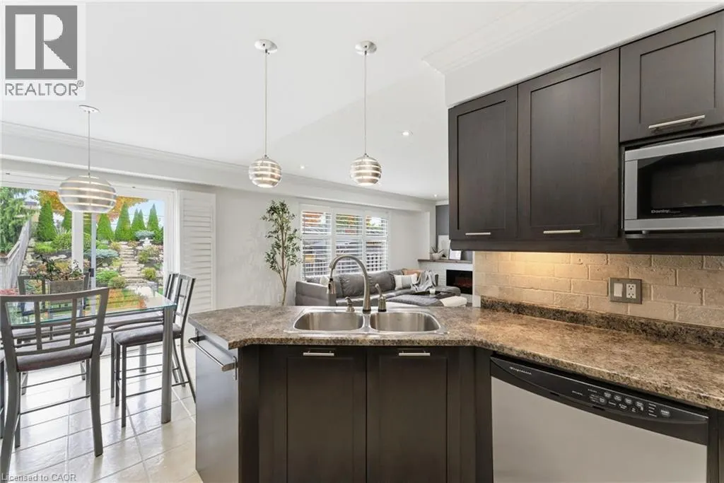 198 SPRINGVALLEY Crescent