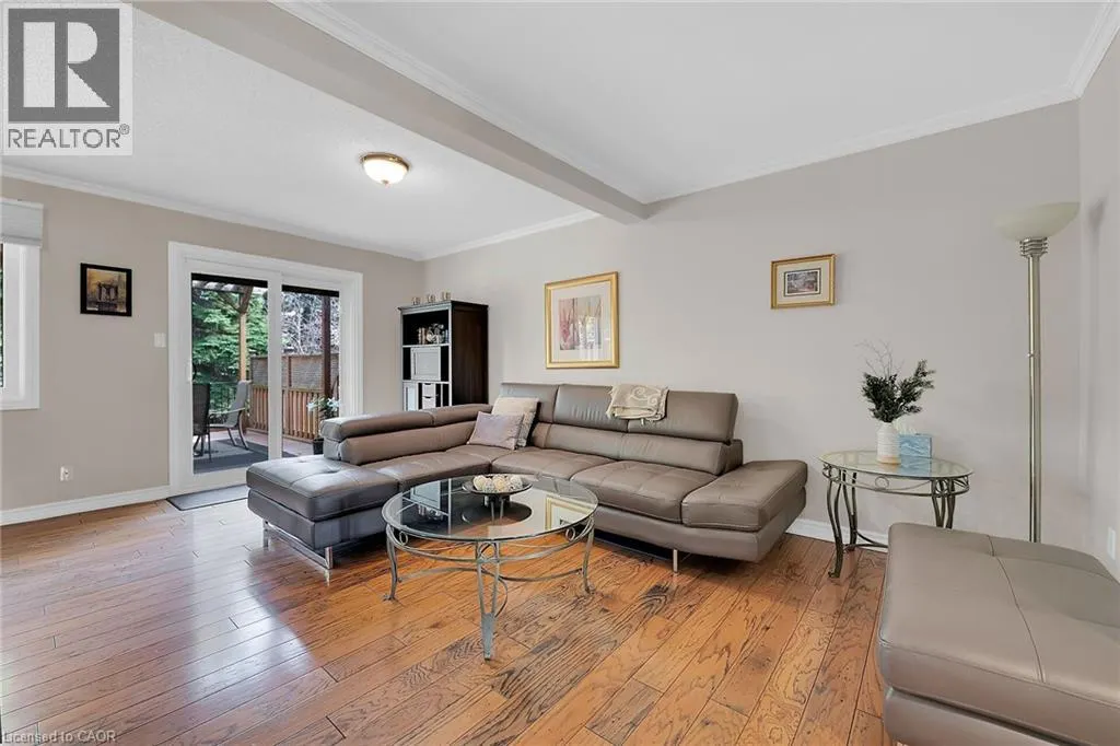 10 EDGEWATER Drive