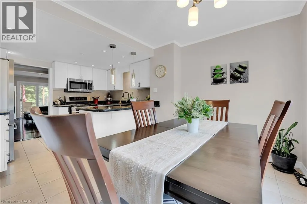 10 EDGEWATER Drive