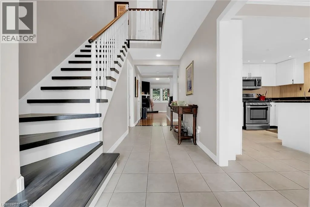 10 EDGEWATER Drive