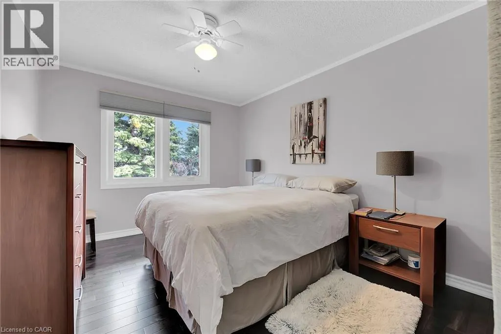 10 EDGEWATER Drive