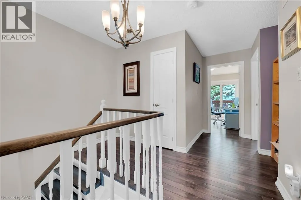 10 EDGEWATER Drive