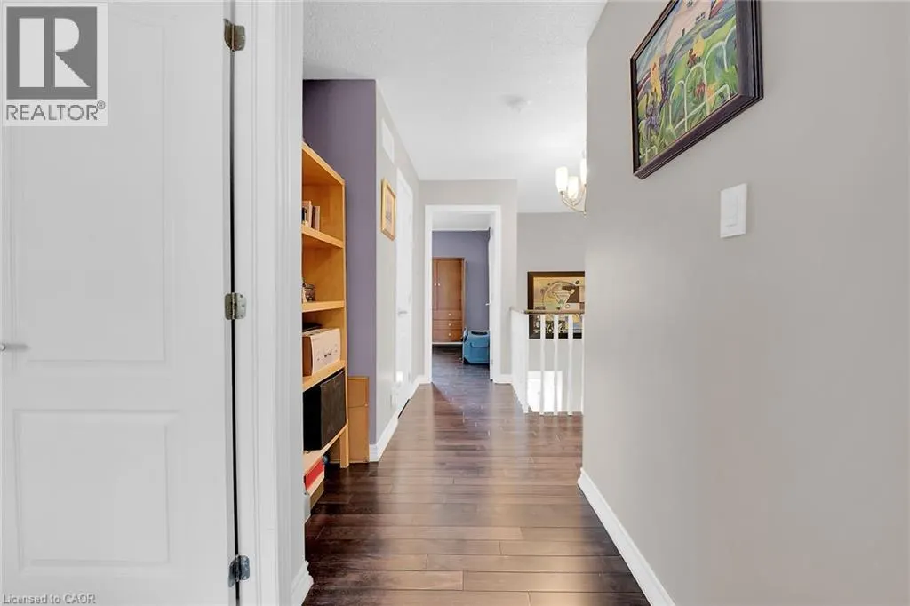 10 EDGEWATER Drive