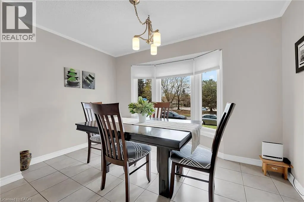 10 EDGEWATER Drive